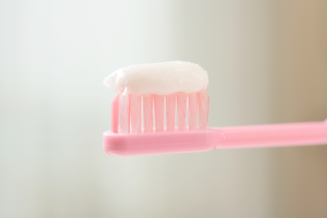 フッ素入りの歯磨き粉は安全か